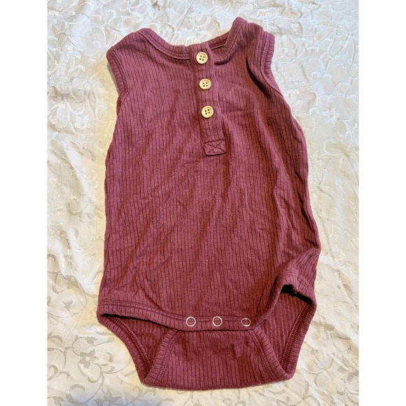 kate quinn Other - Kate Quinn Baby Ribbed Henley Sleeveless Bodysuit Plum Burgundy 0-3 Months